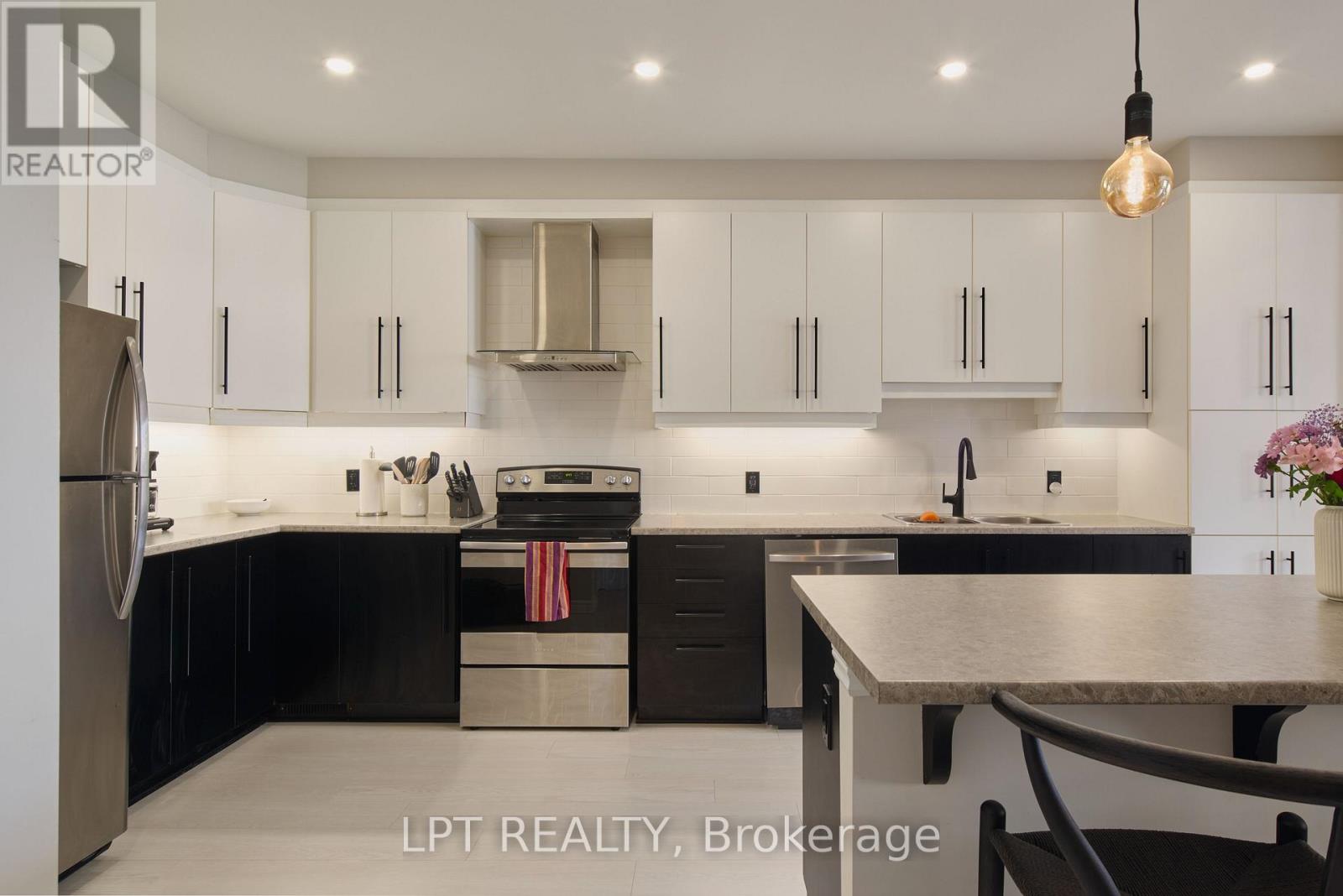 815 KINIW PRIVATE - 17