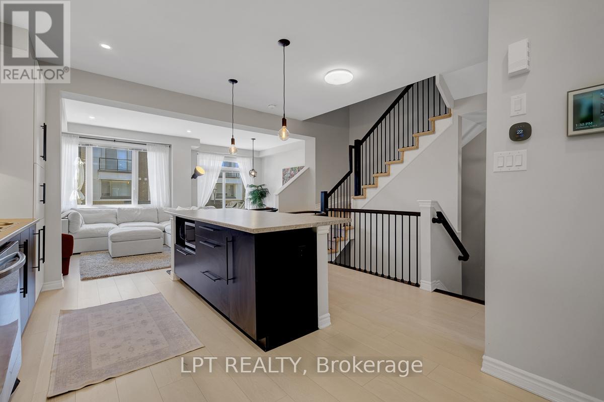 815 KINIW PRIVATE - 24