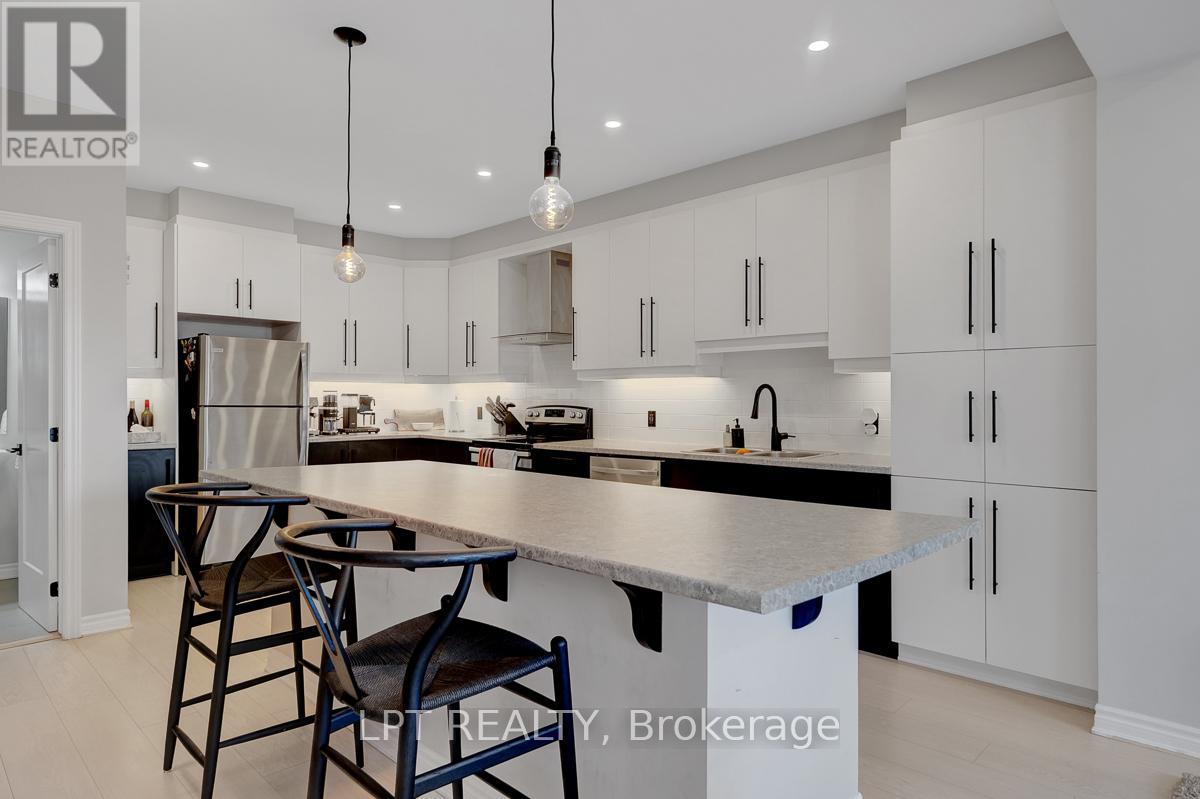 815 KINIW PRIVATE - 18