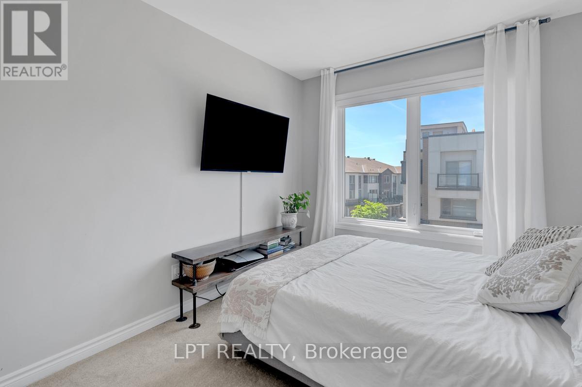 815 KINIW PRIVATE - 38