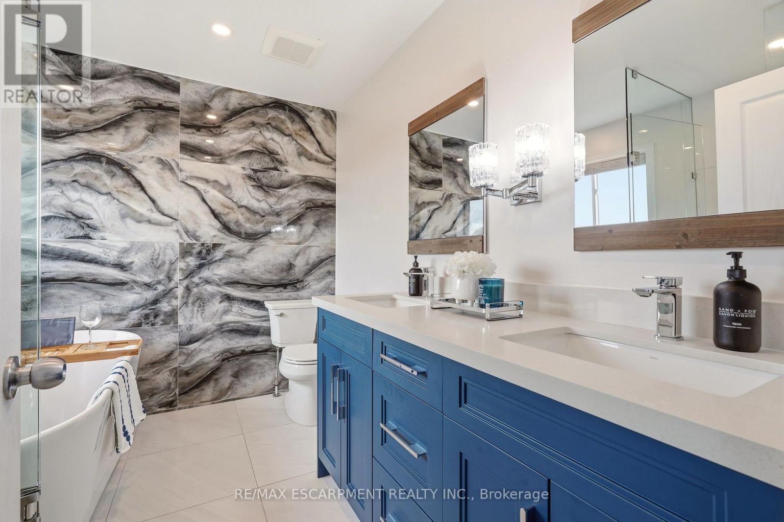 21 HOUSE LANE - 18