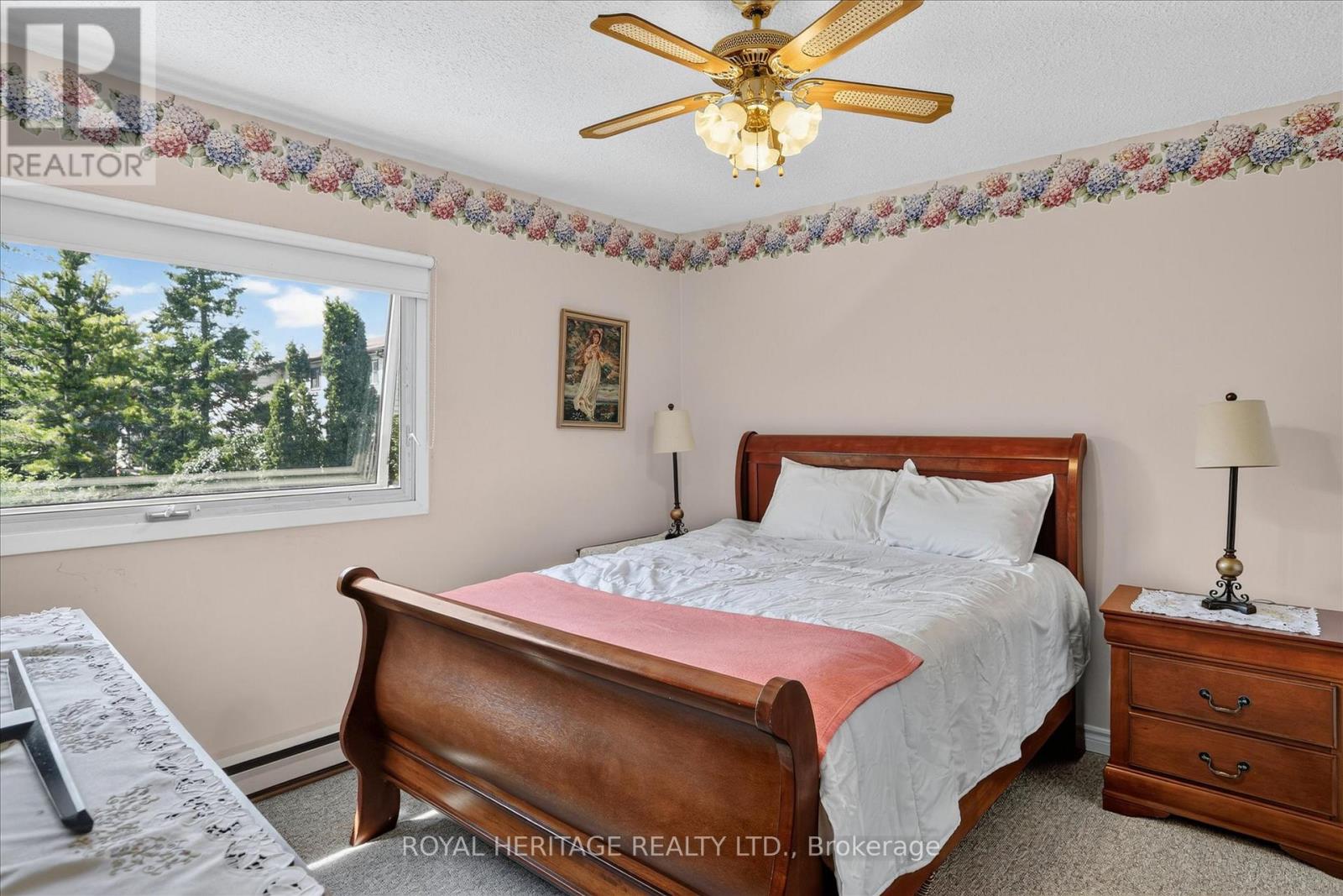1621 APPLEWOOD CRESCENT - 21