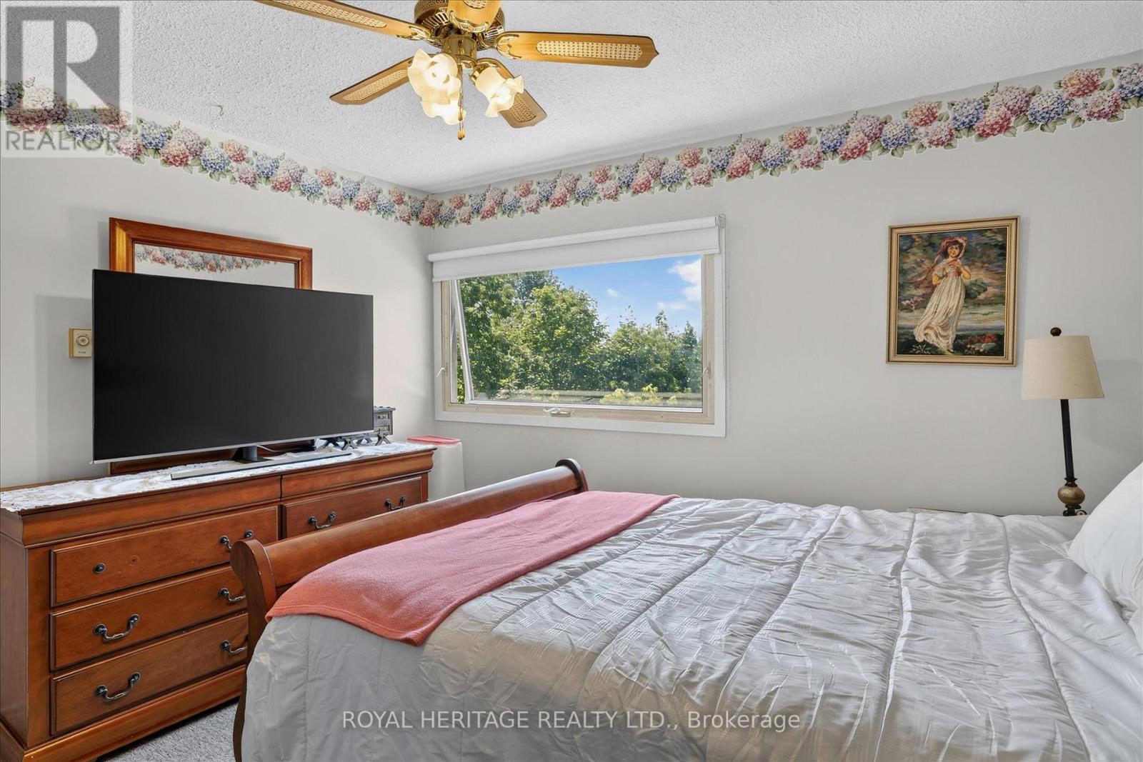 1621 APPLEWOOD CRESCENT - 22