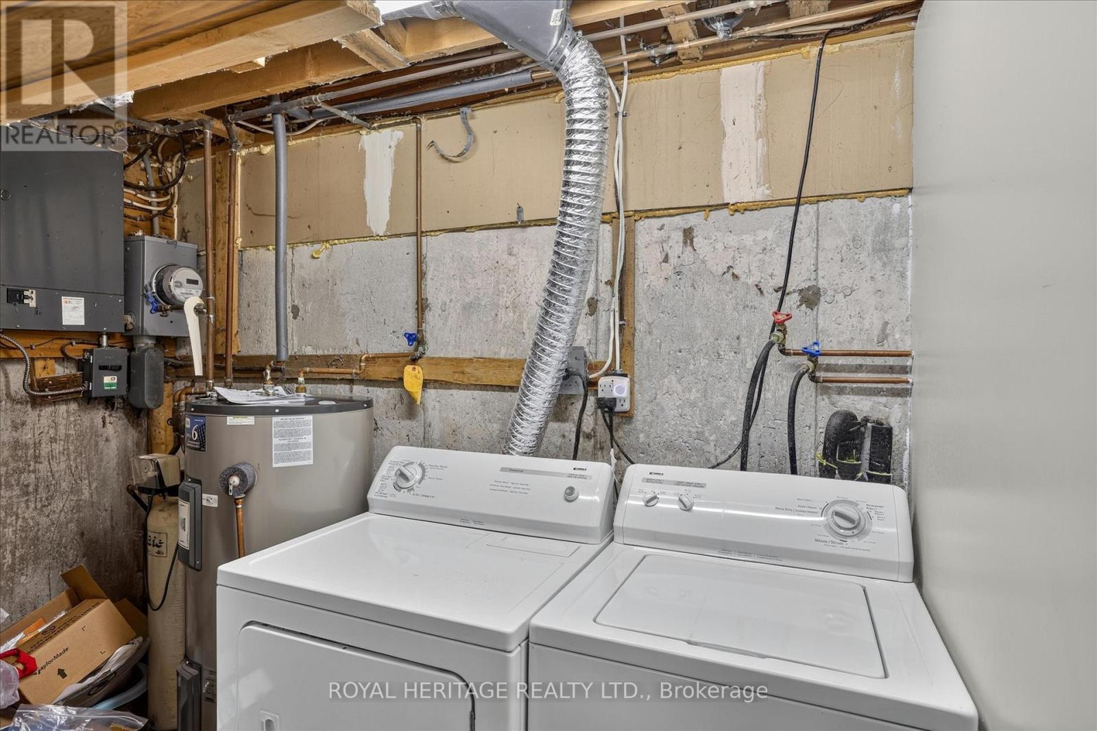 1621 APPLEWOOD CRESCENT - 34