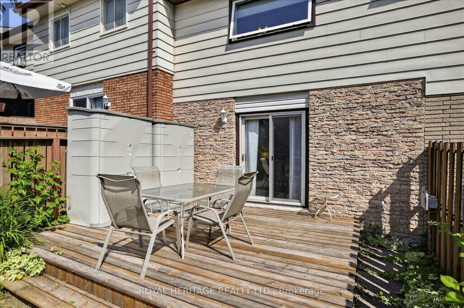 1621 APPLEWOOD CRESCENT - 36