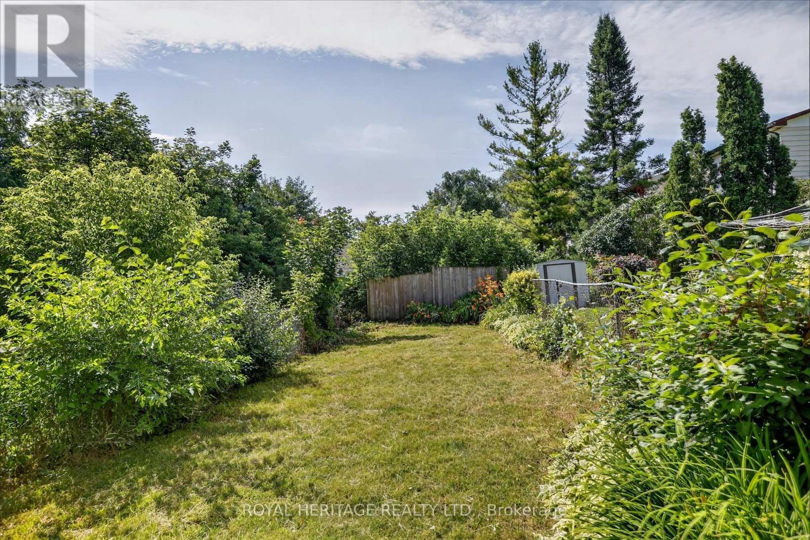 1621 APPLEWOOD CRESCENT - 37