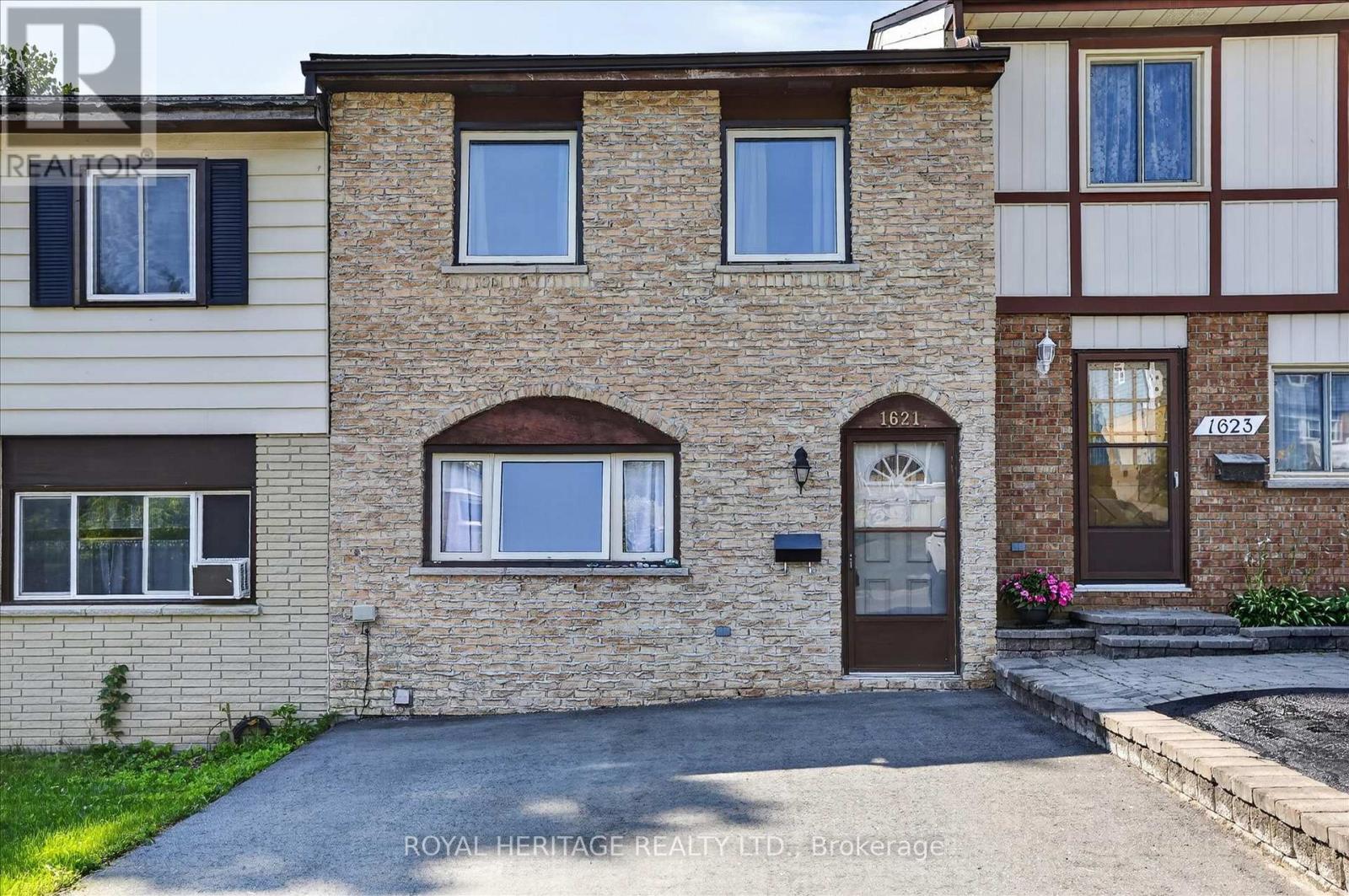 1621 APPLEWOOD CRESCENT - 4