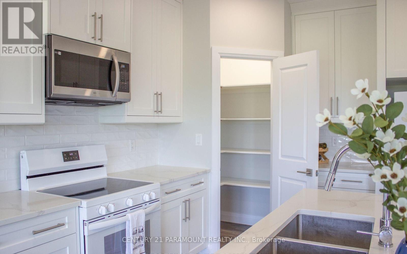 #ON 103 EAGLE STREET - 2