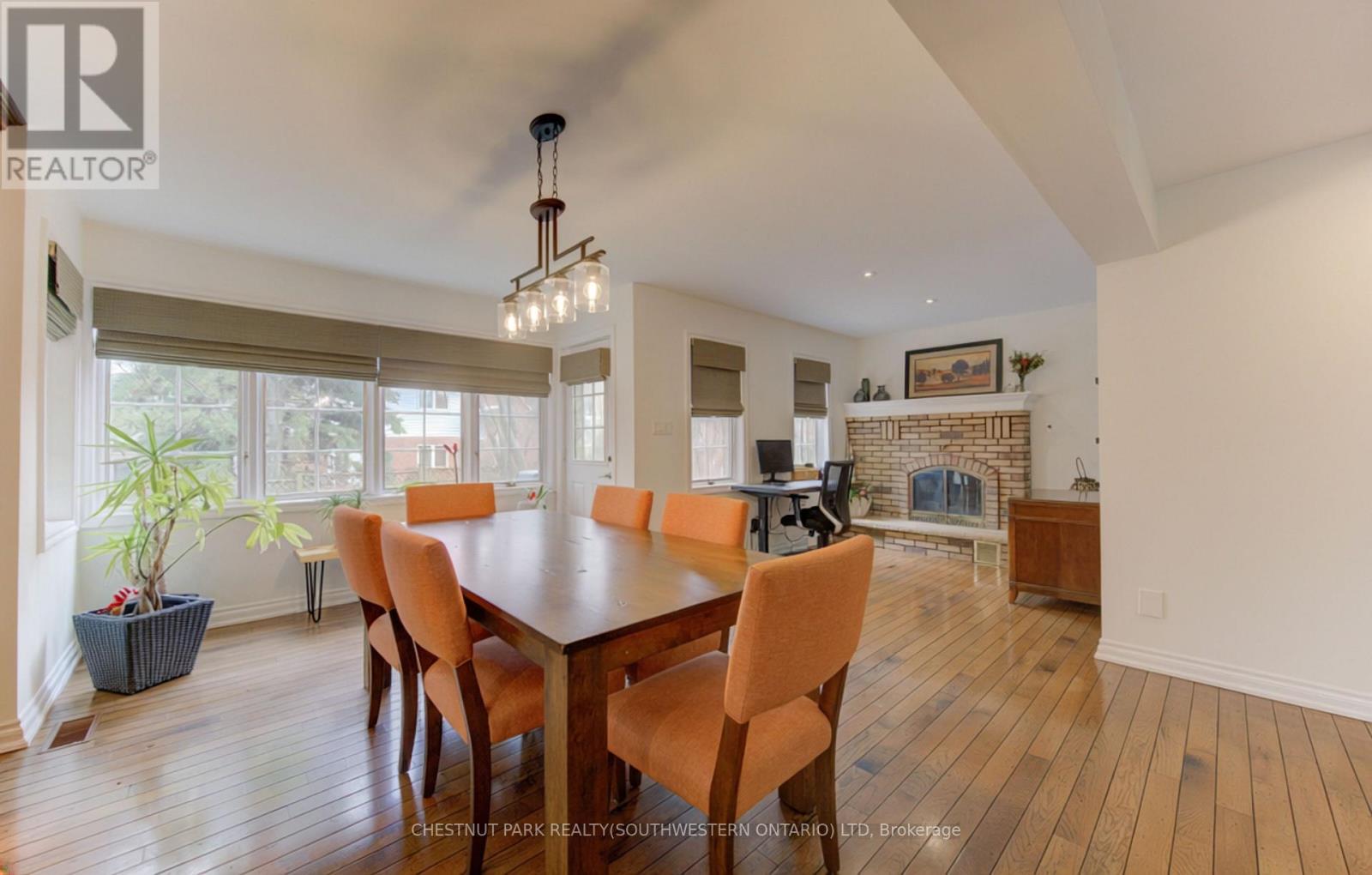 #9 306 ROXTON DRIVE - 10
