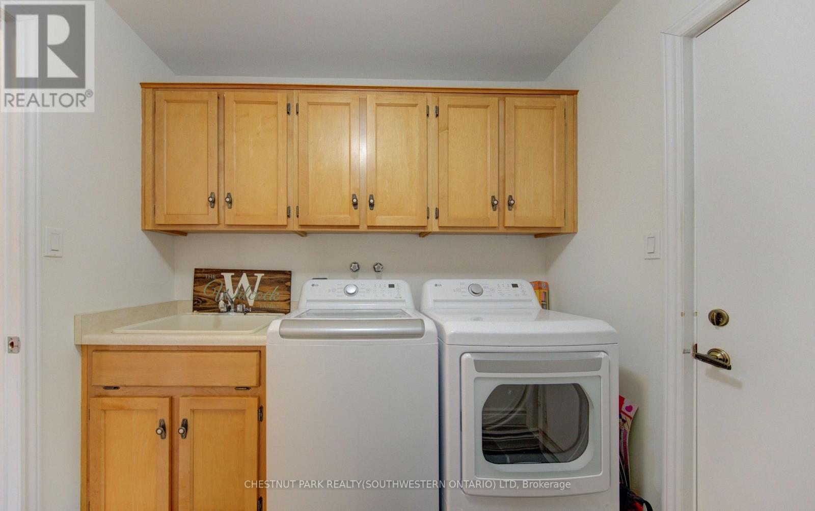 #9 306 ROXTON DRIVE - 14