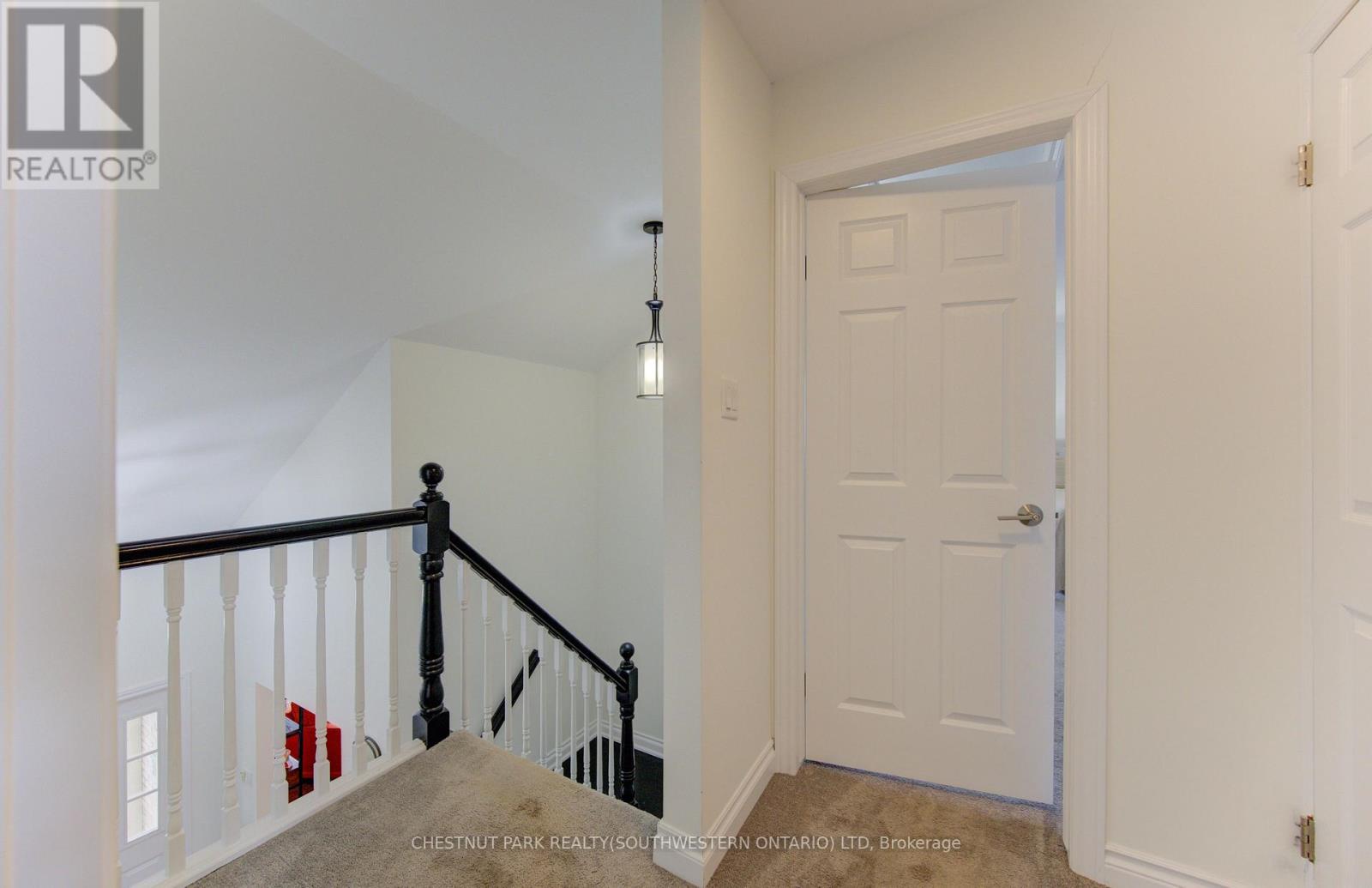 #9 306 ROXTON DRIVE - 16