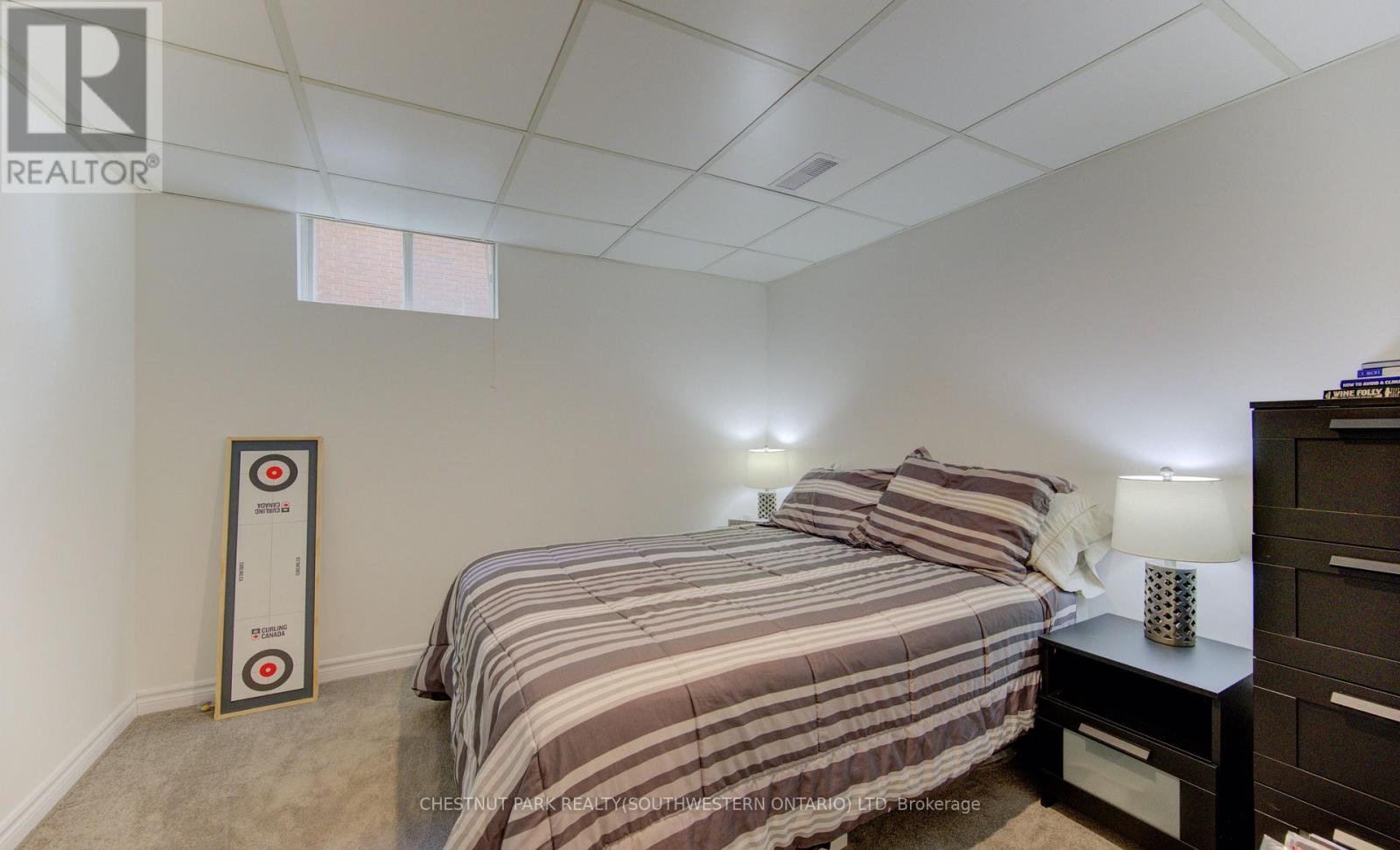 #9 306 ROXTON DRIVE - 25
