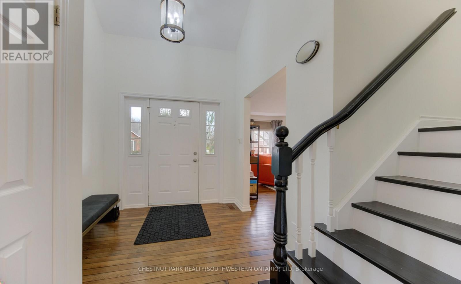#9 306 ROXTON DRIVE - 3