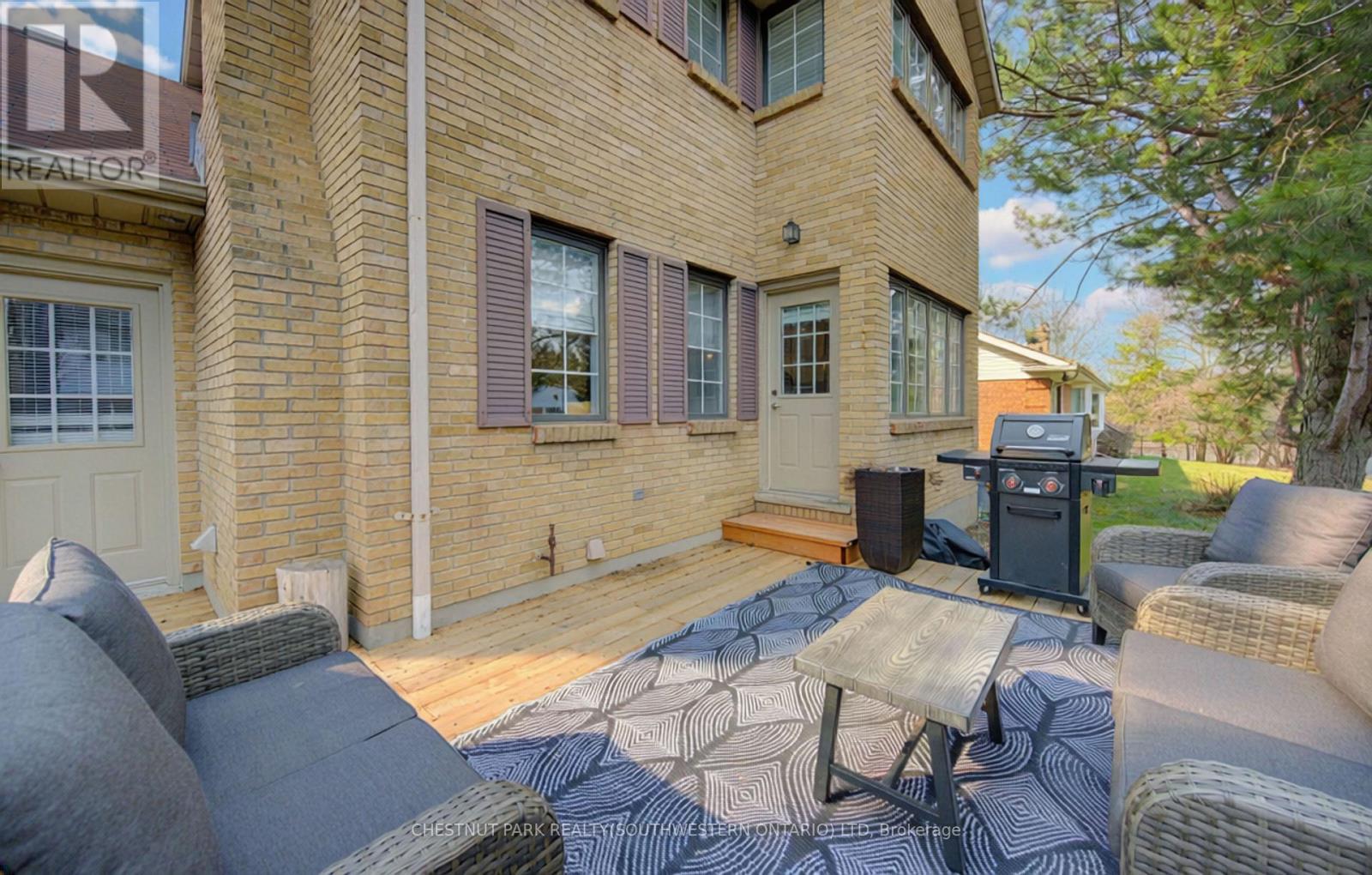 #9 306 ROXTON DRIVE - 30