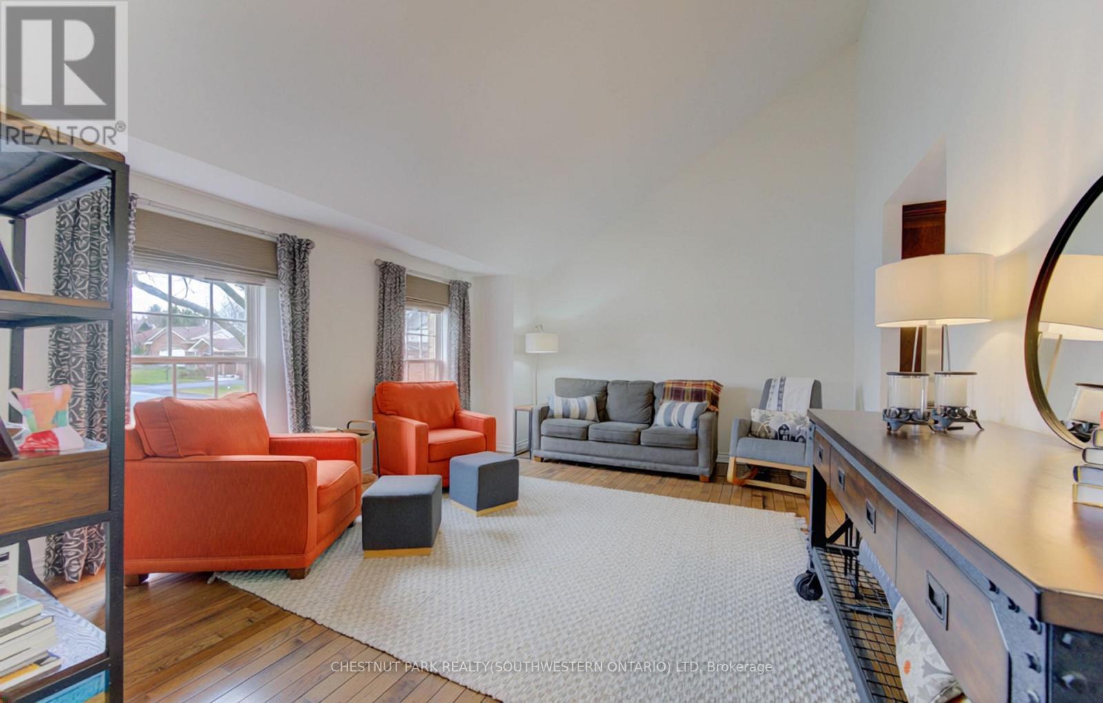 #9 306 ROXTON DRIVE - 5