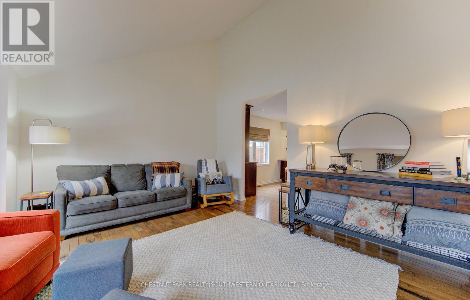 #9 306 ROXTON DRIVE - 6
