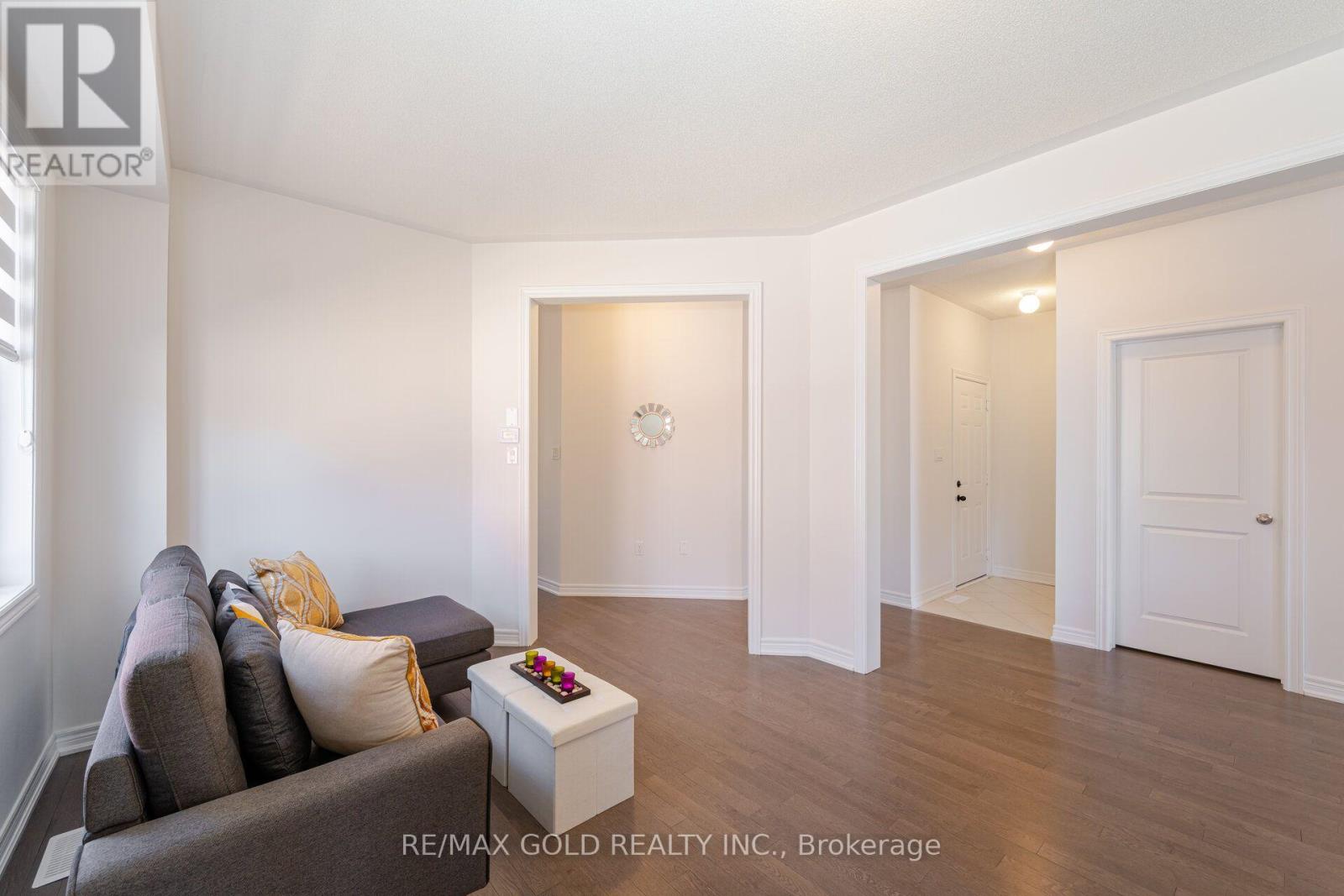 210 CHIPPEWA AVENUE - Image 6