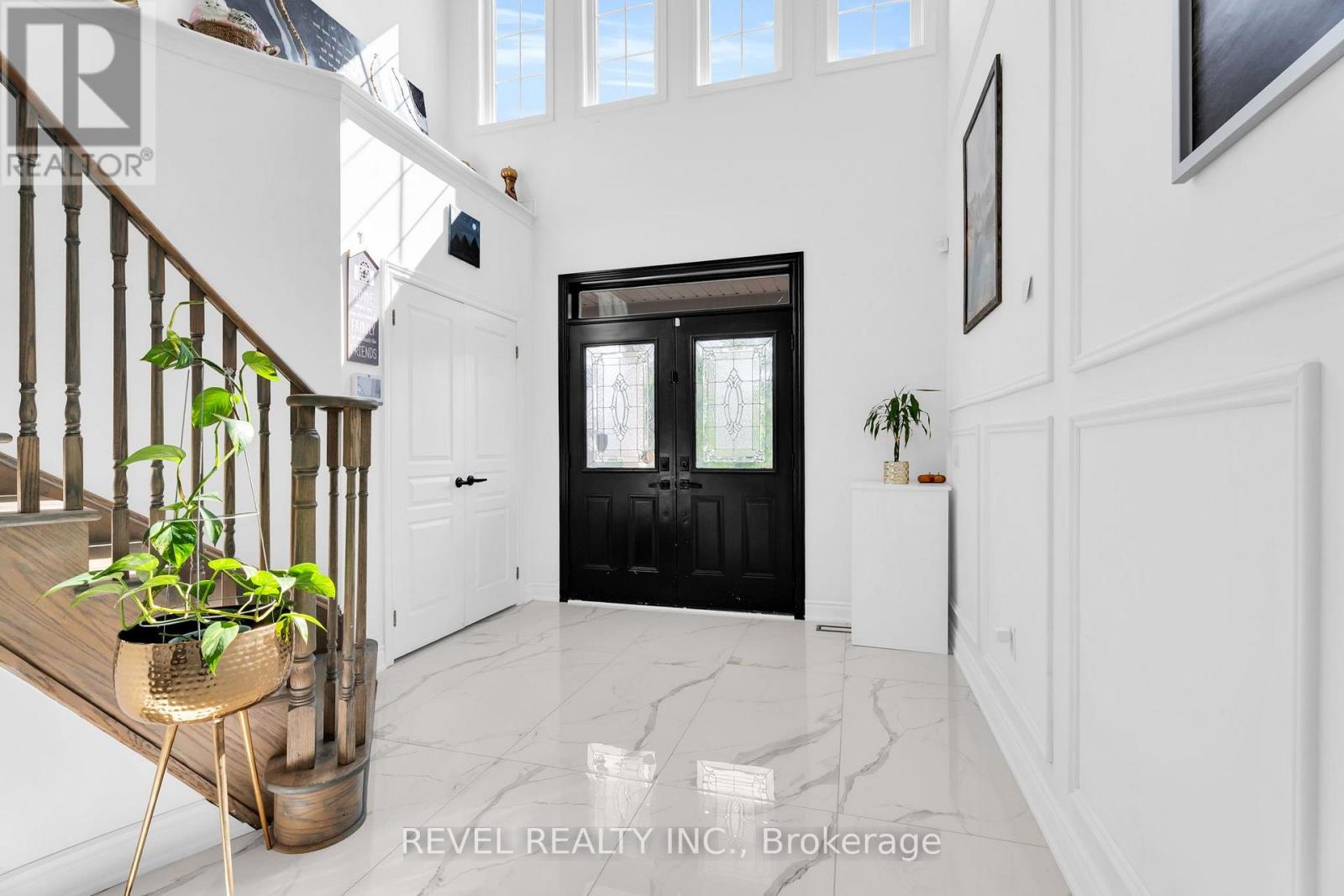 536 BRETT STREET - 2