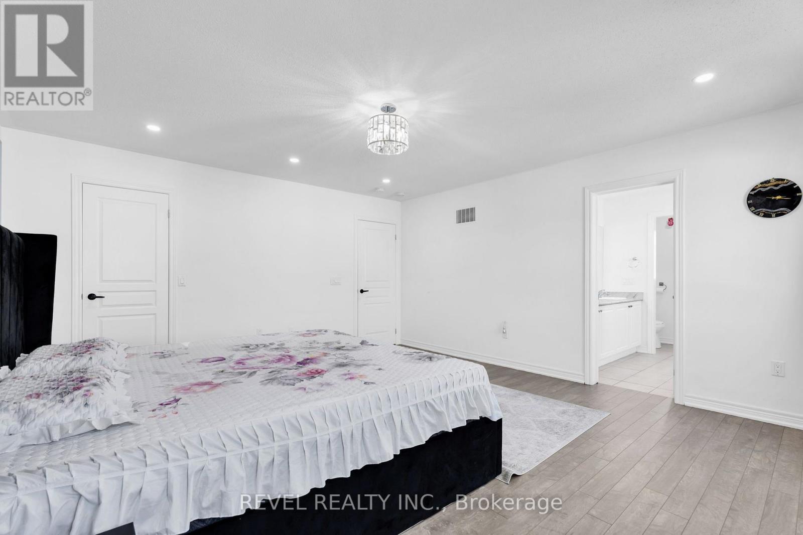 536 BRETT STREET - Image 24