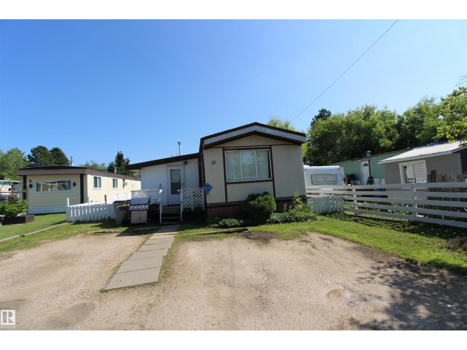 #10 9501 104 Ave - 2