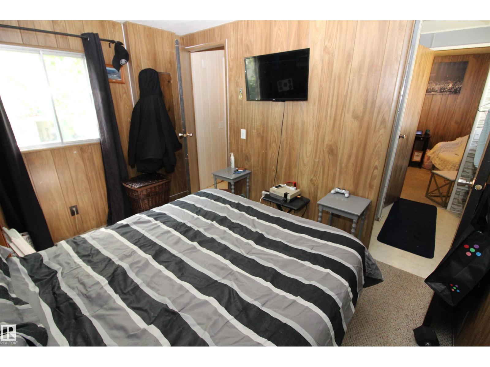 #10 9501 104 Ave - 27
