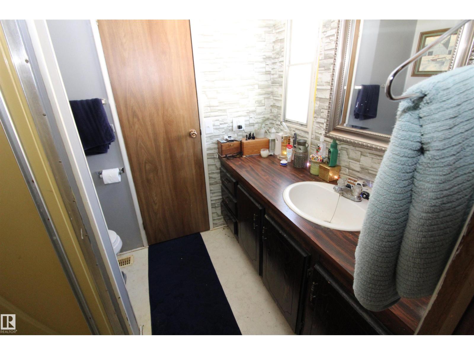 #10 9501 104 Ave - 29