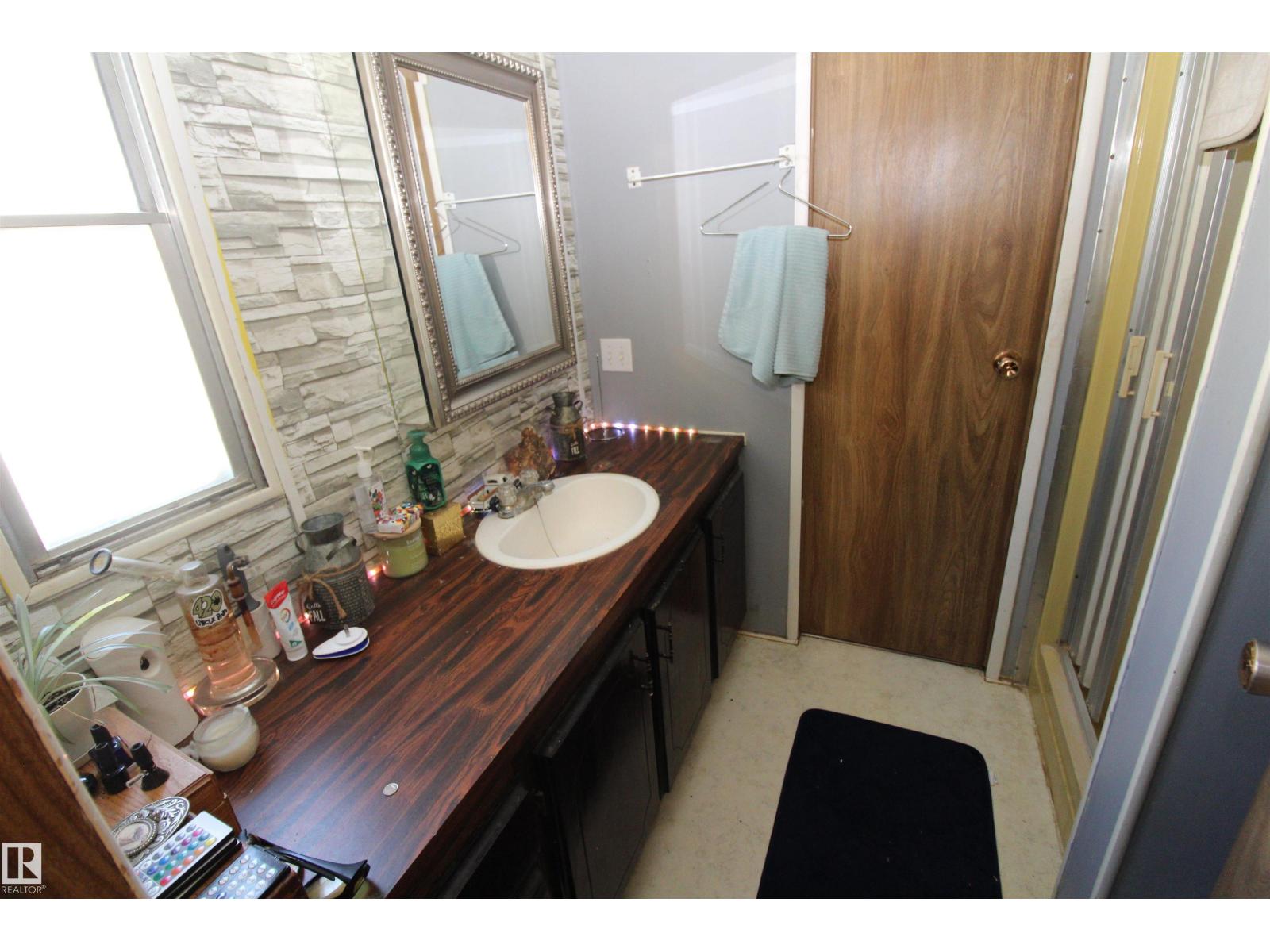 #10 9501 104 Ave - 30