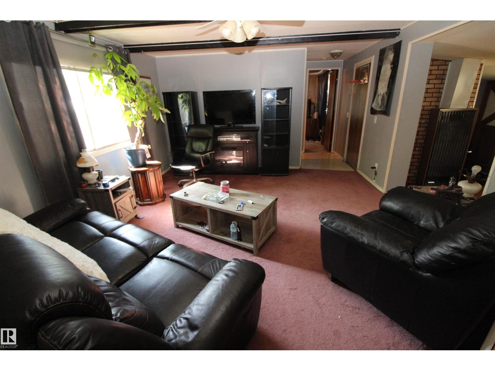 #10 9501 104 Ave - 18