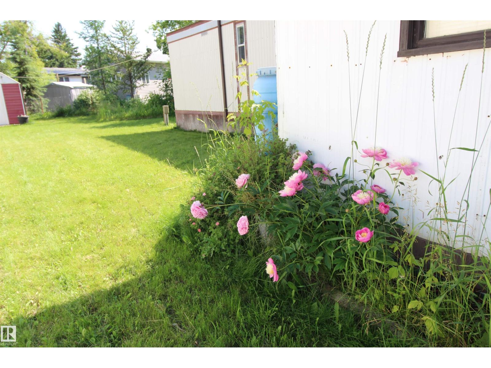 #10 9501 104 Ave - 3