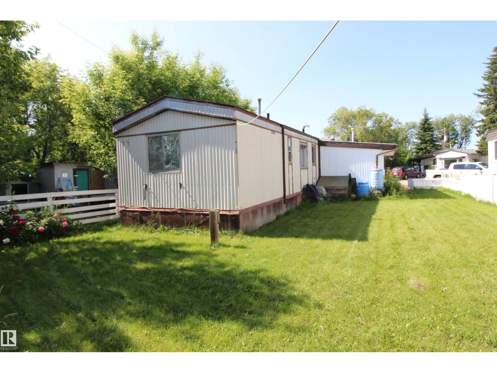 #10 9501 104 Ave - 11