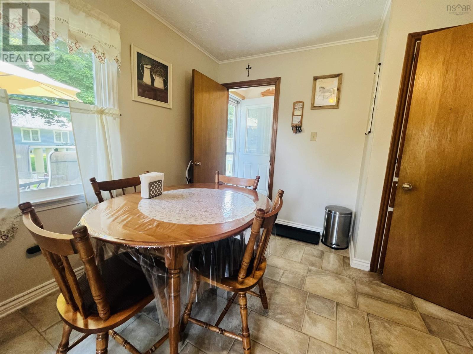 7 Franklyn Street - 14