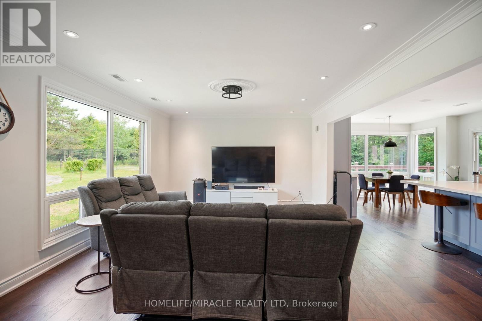 19 TANGLEWOOD DRIVE - 12