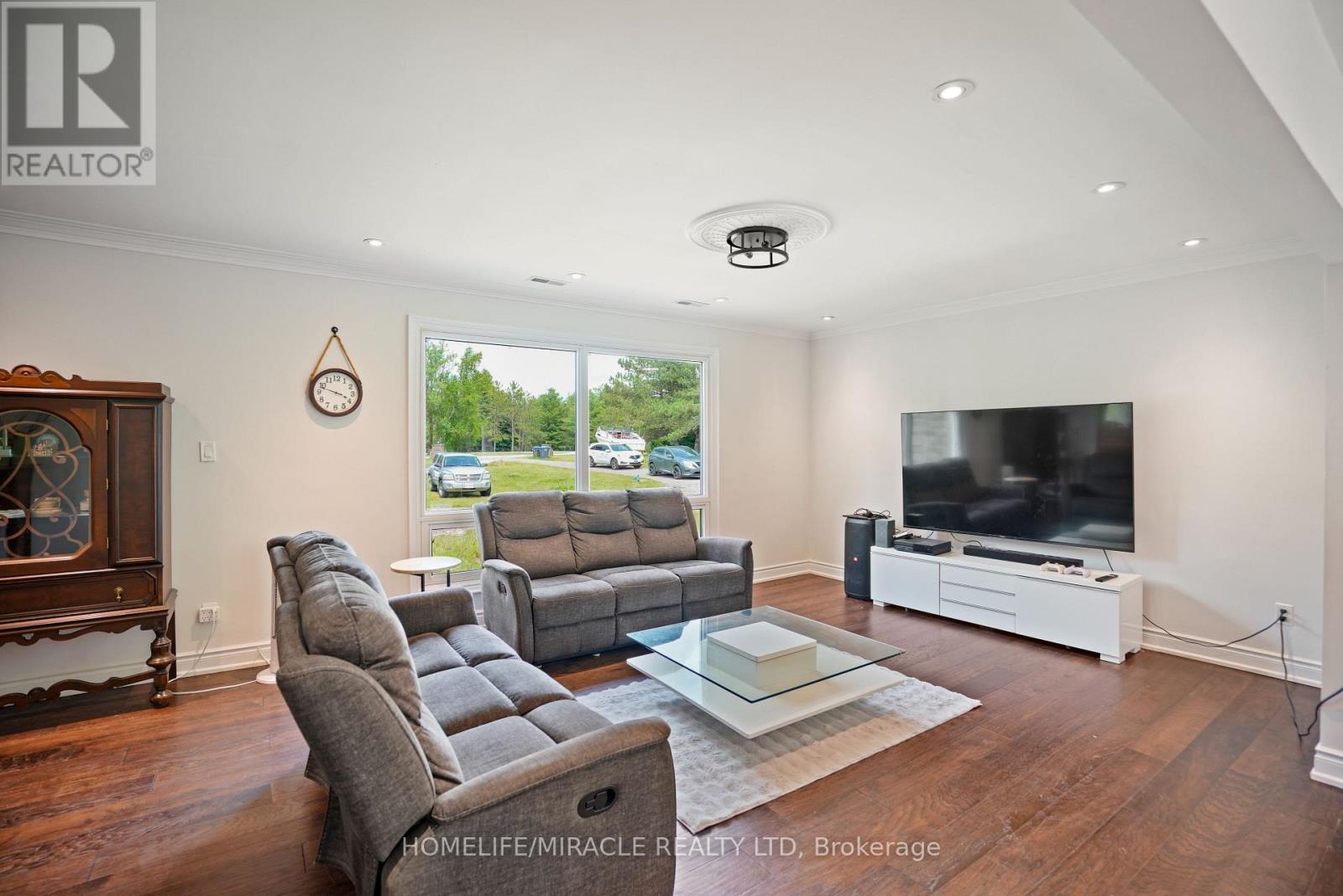 19 TANGLEWOOD DRIVE - 10