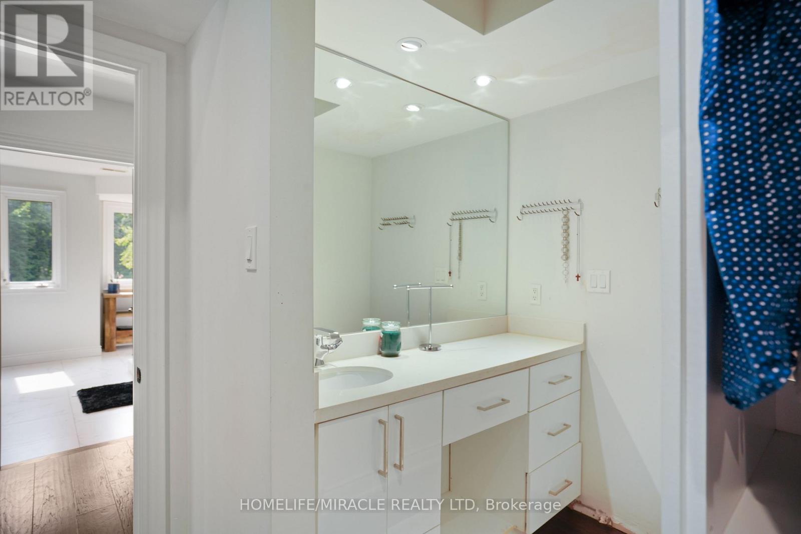 19 TANGLEWOOD DRIVE - 24