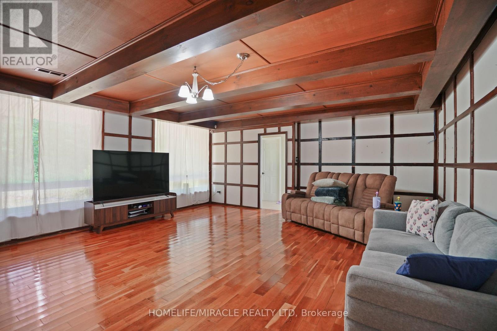 19 TANGLEWOOD DRIVE - 36