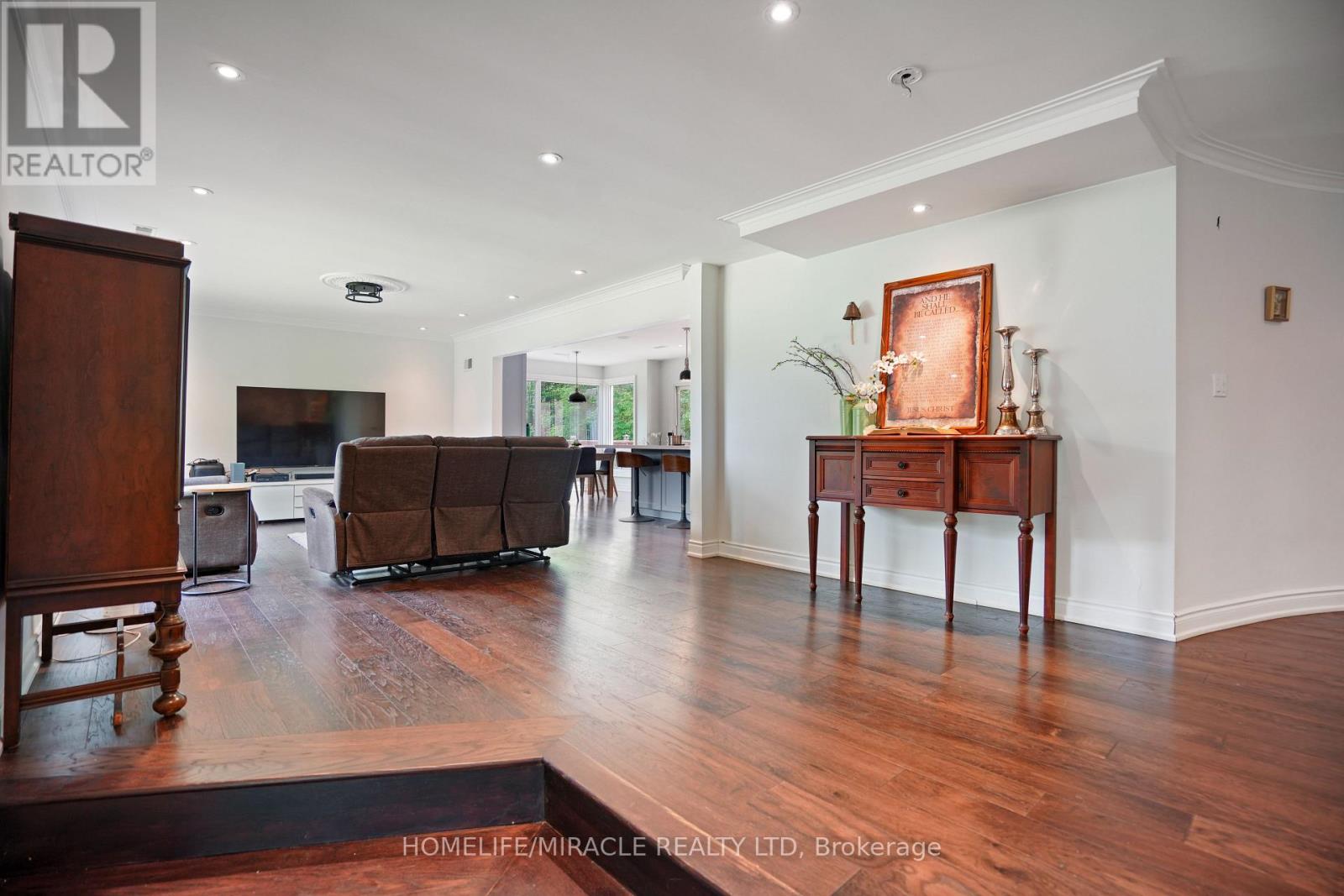 19 TANGLEWOOD DRIVE - 4