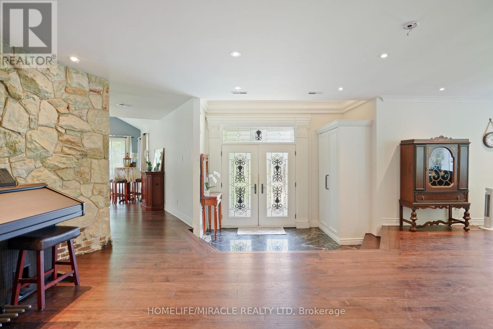 19 TANGLEWOOD DRIVE - 6