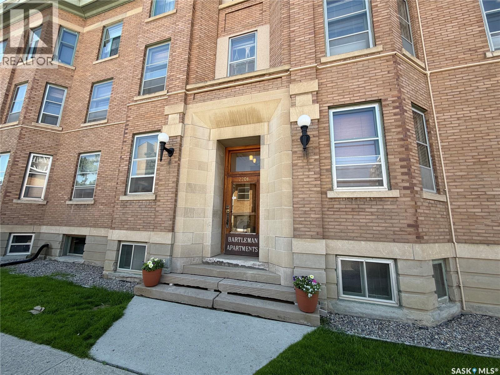 #17 2201 14th AVENUE - 2