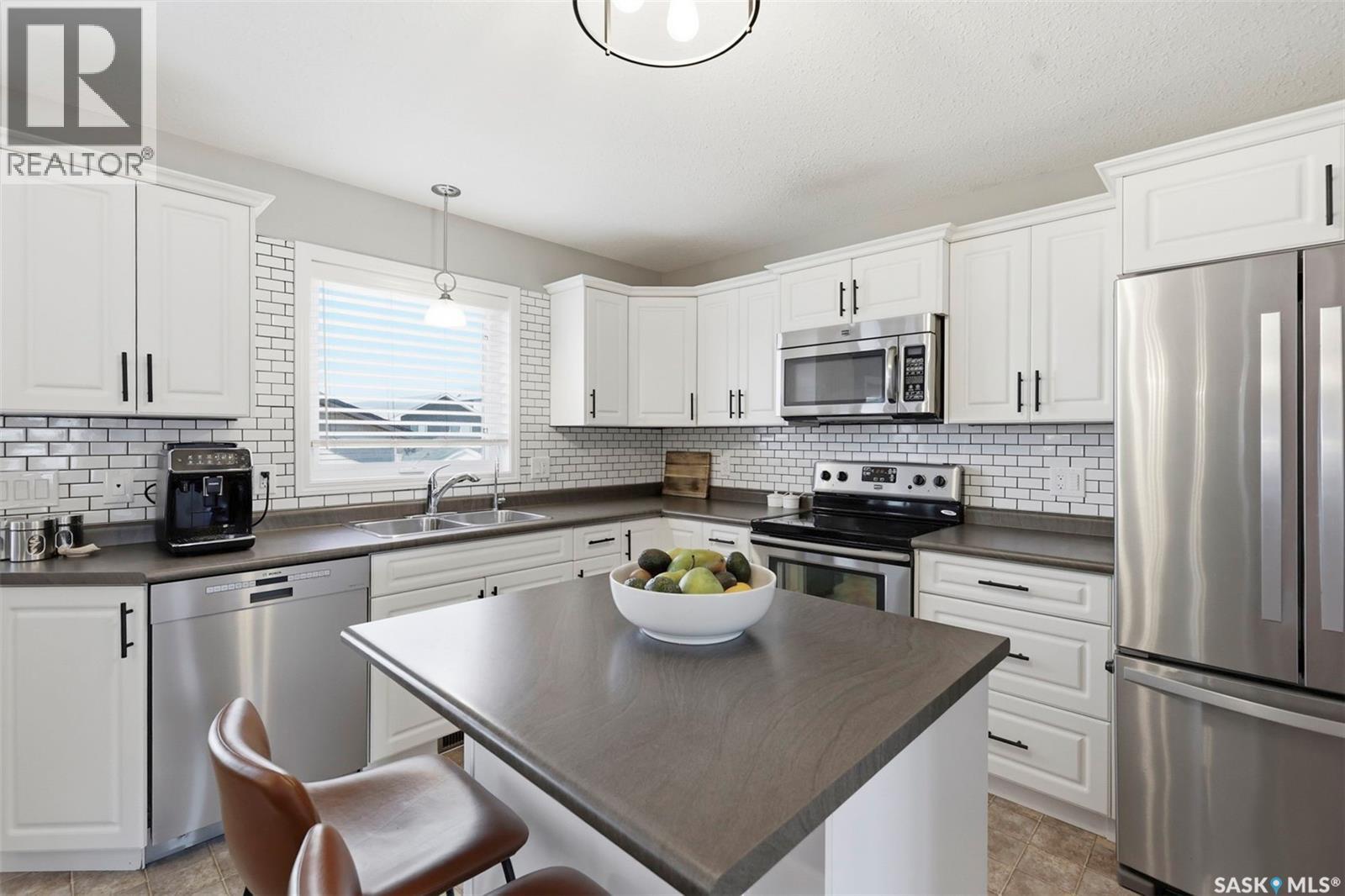 310 Martens AVENUE - 11