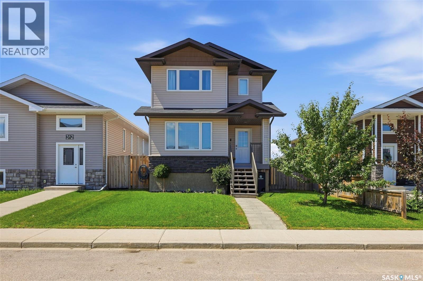 310 Martens AVENUE - 2
