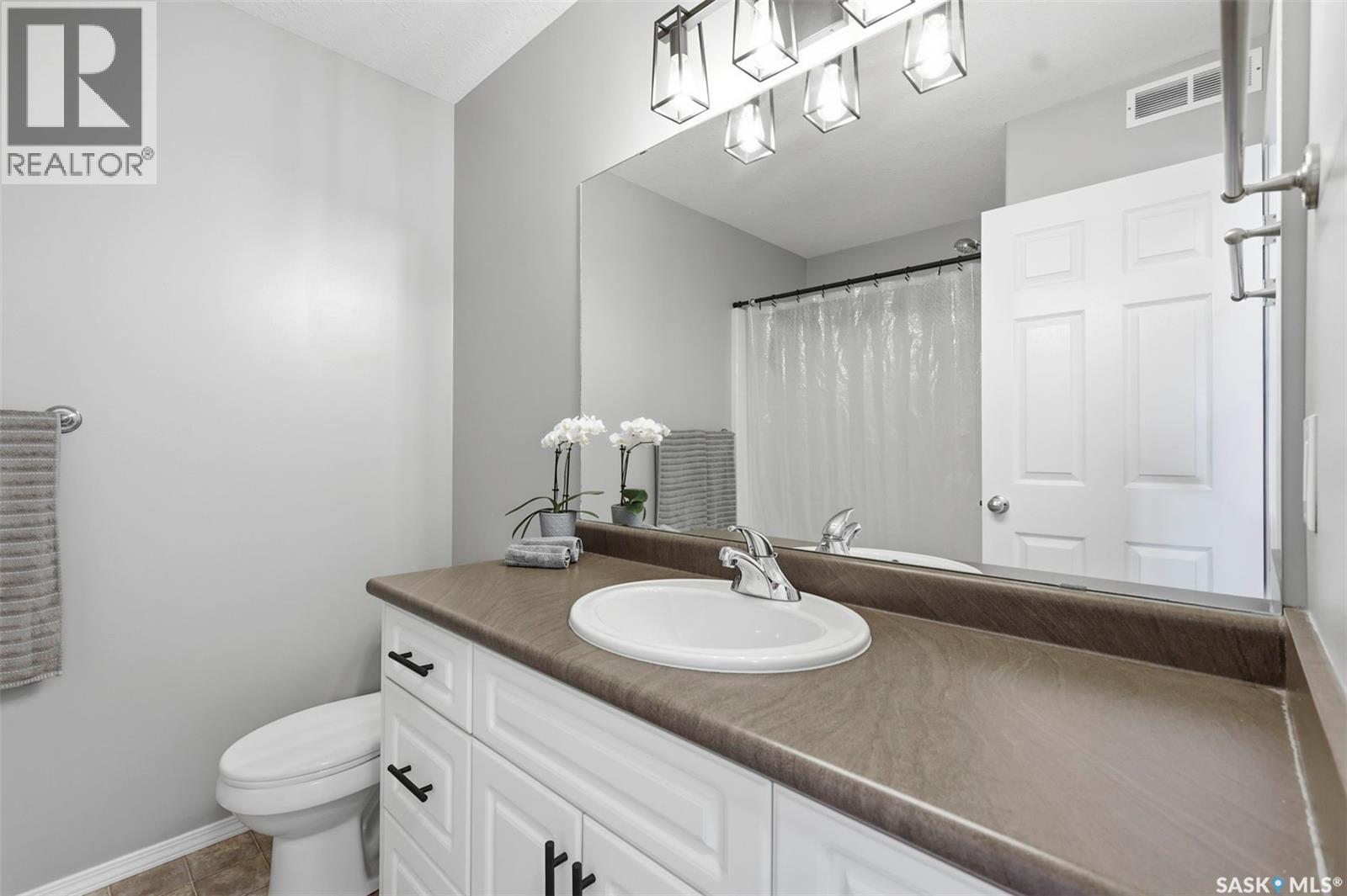 310 Martens AVENUE - 23