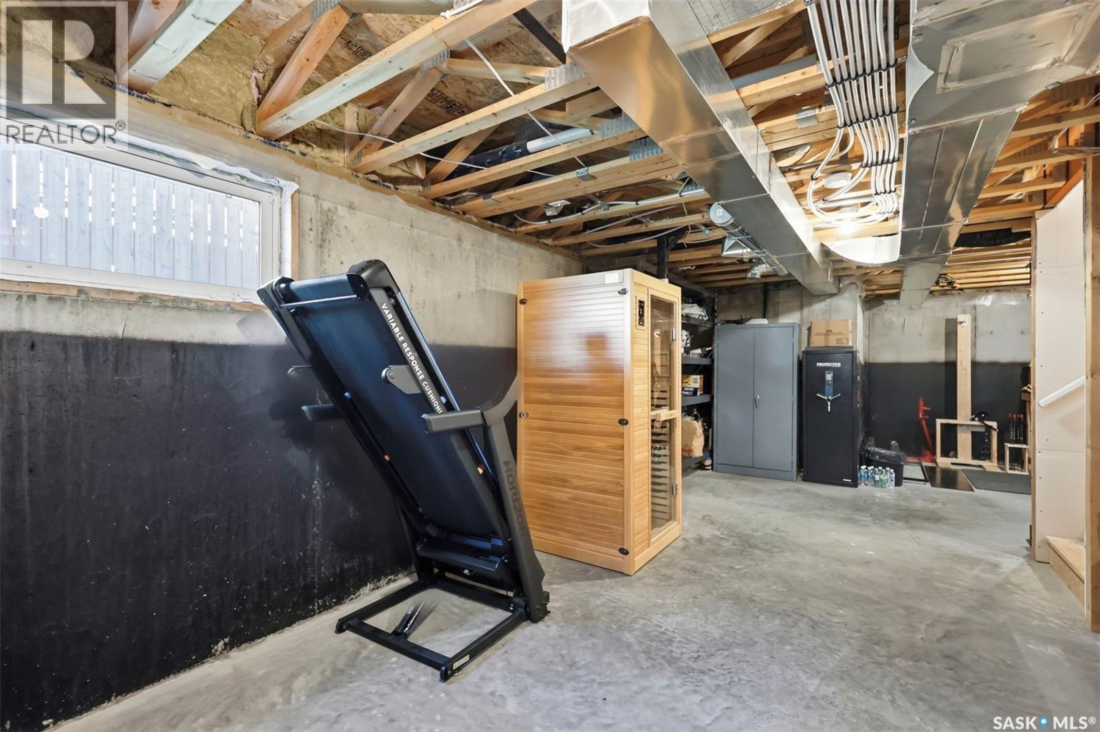 310 Martens AVENUE - 32
