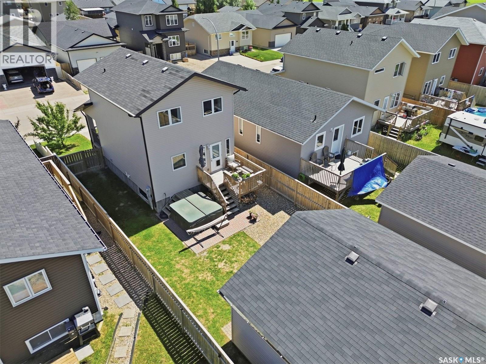 310 Martens AVENUE - 34