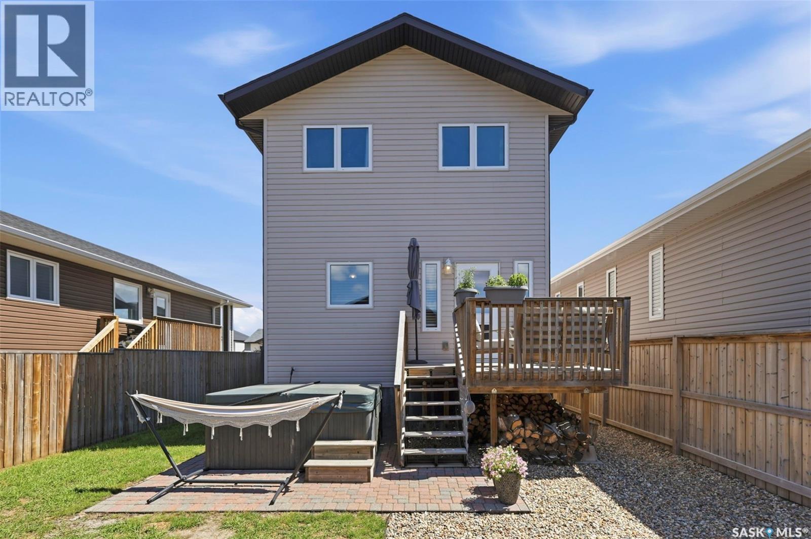 310 Martens AVENUE - 35