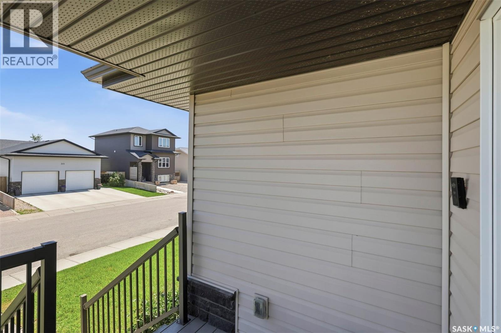 310 Martens AVENUE - 4