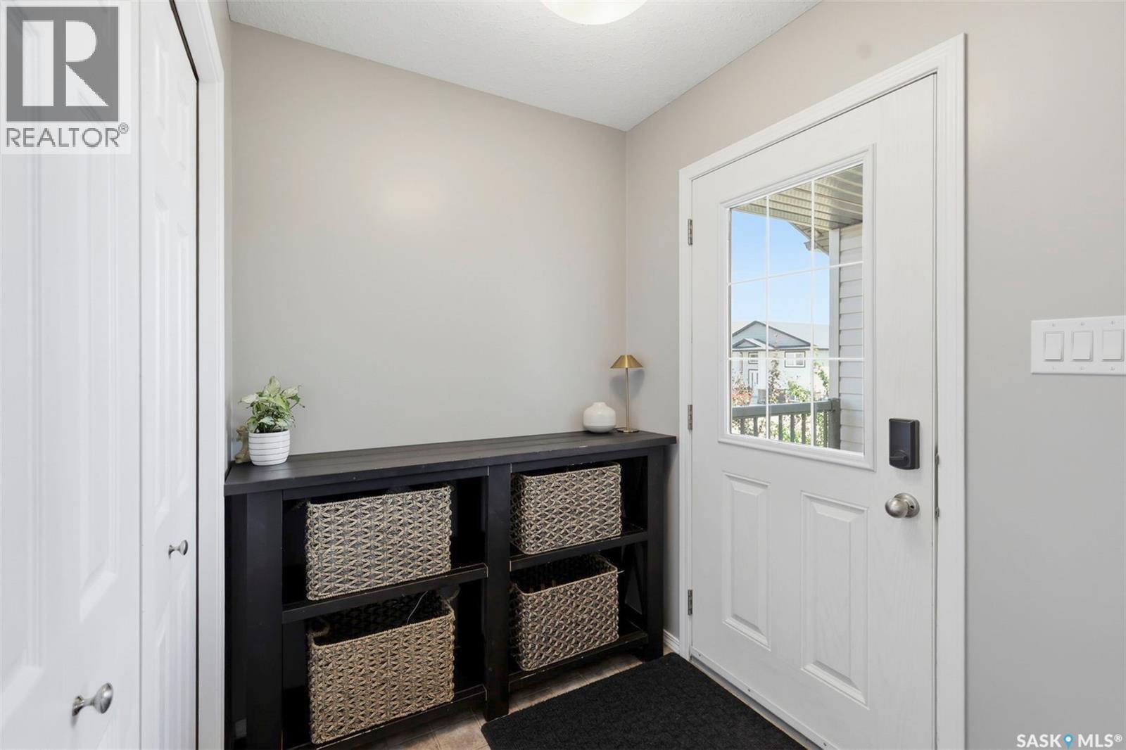310 Martens AVENUE - 6