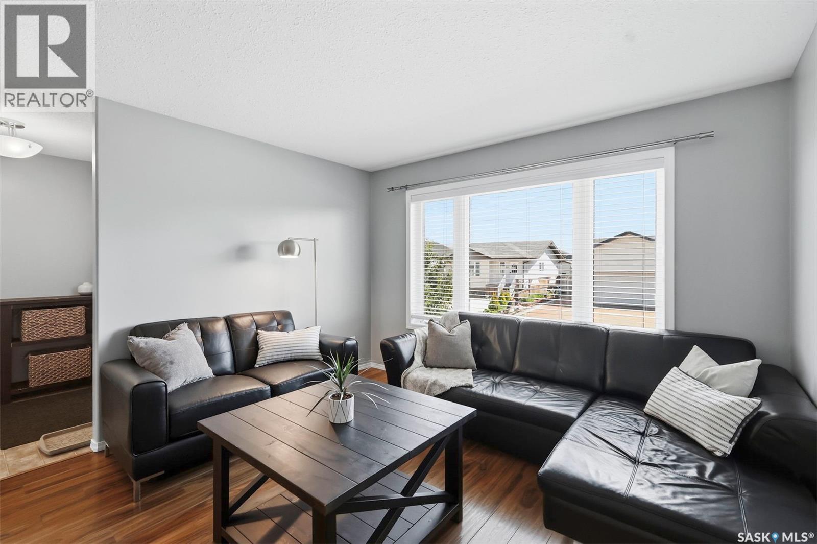 310 Martens AVENUE - 8