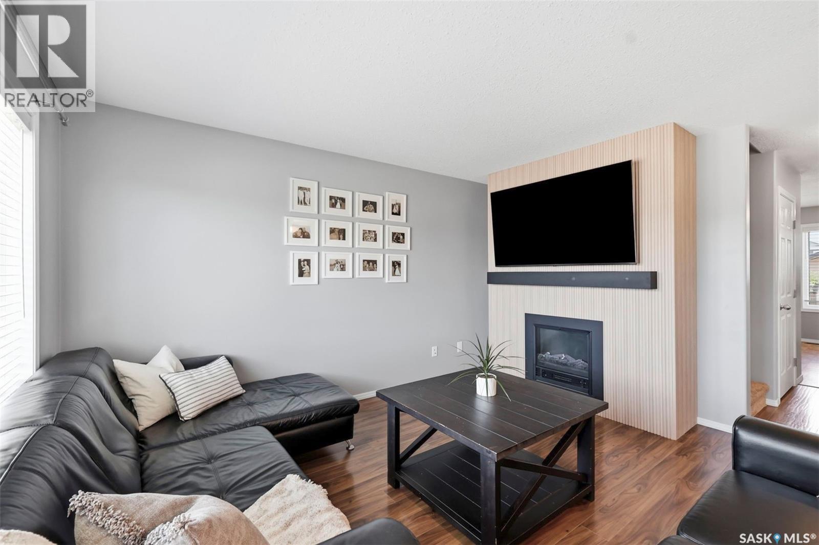 310 Martens AVENUE - 9