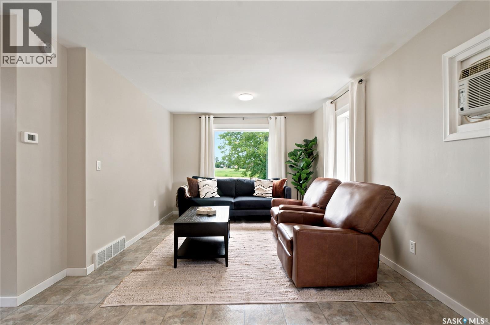 100 Railway AVENUE S - 12