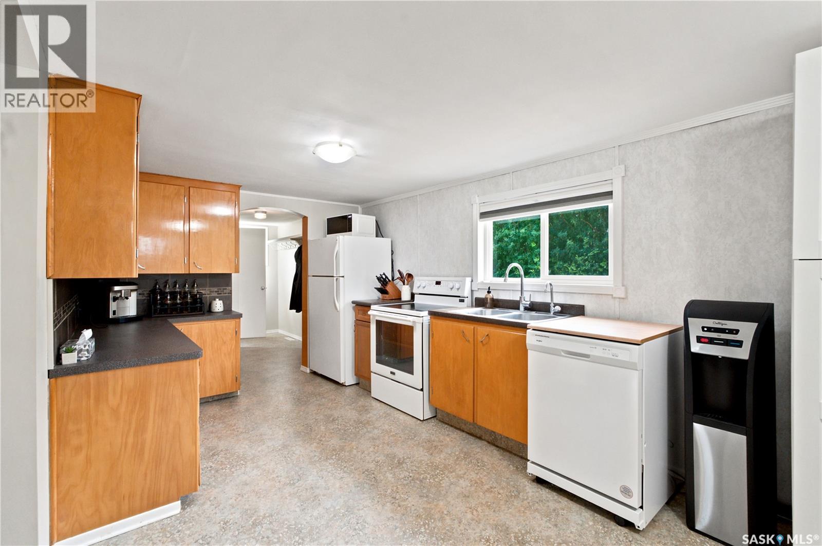 100 Railway AVENUE S - 18